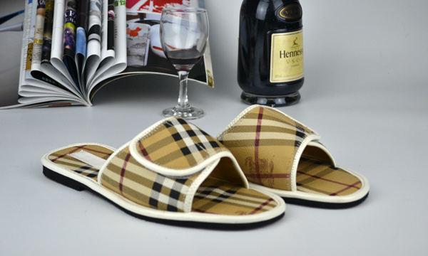 2017 Burbry slippers man 38-46-056